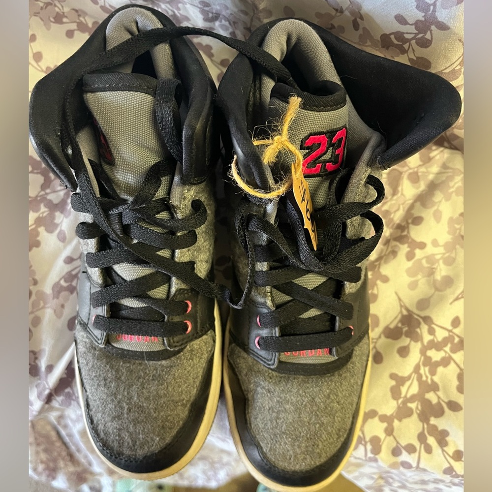 Jordan’s sz. 6Y Black Gray Pink Accents Sneakers